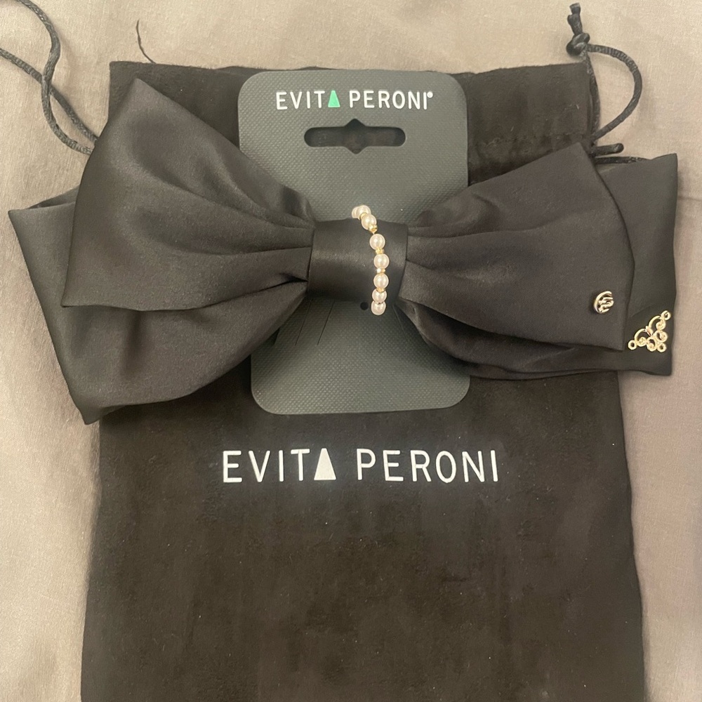 Evita Peroni hair clip. Embellished with tiny pearls.